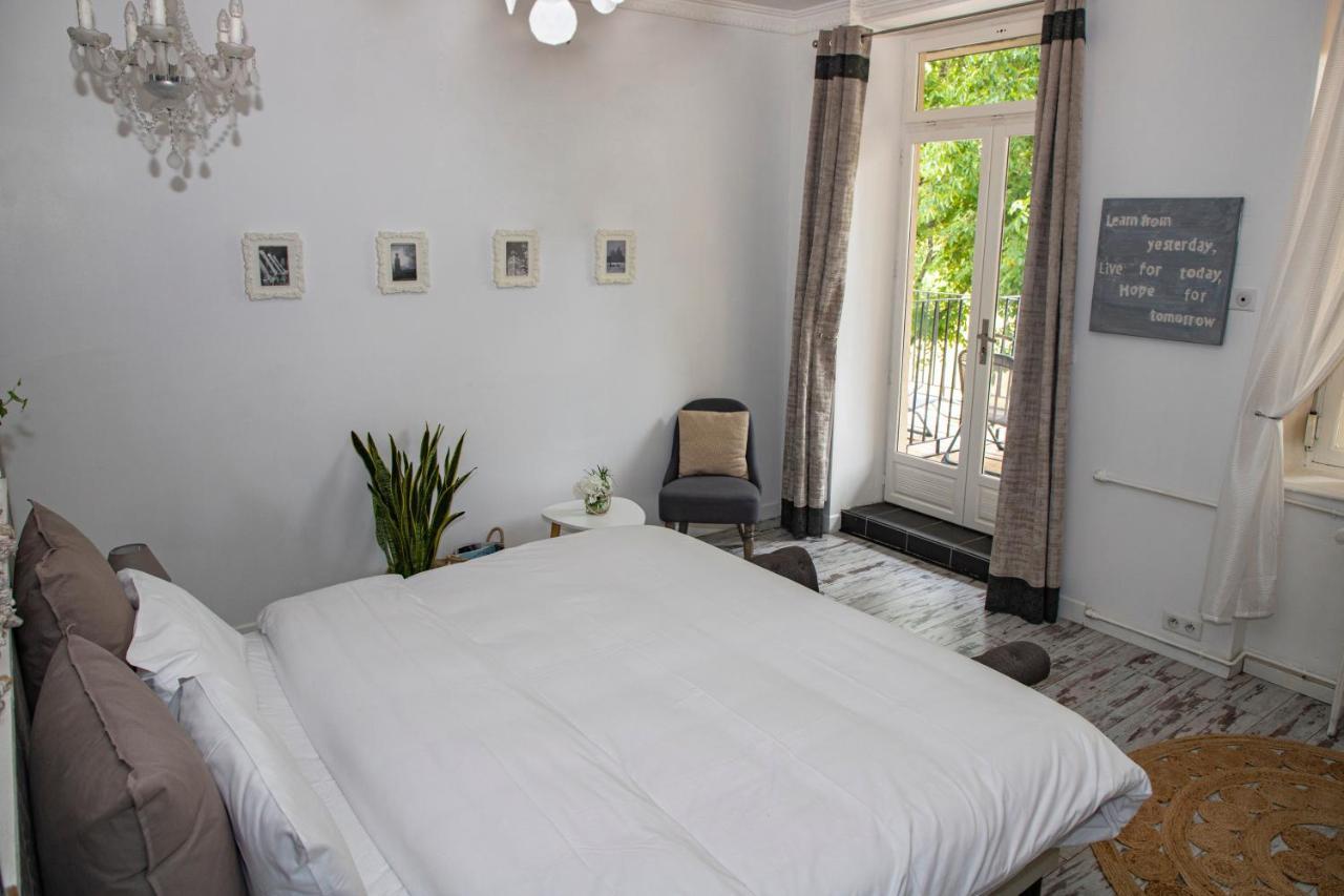 Les suites de la domaine Château de Frétoy Morlet Extérieur photo